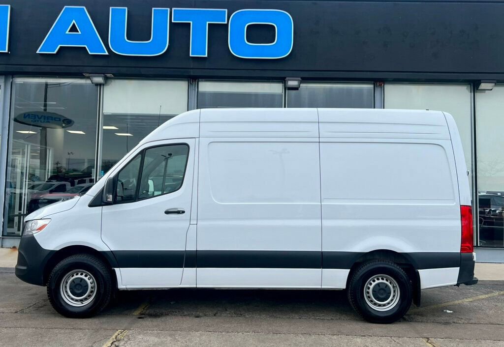 Used 2024 Mercedes-Benz Sprinter 2500 w/ Parking Package image 34