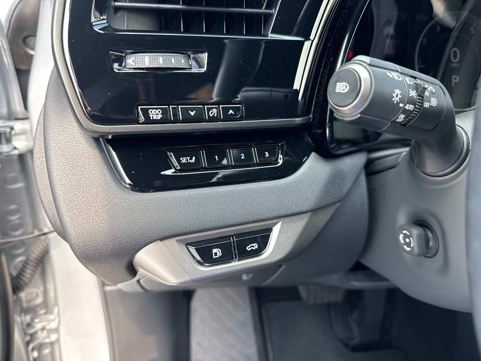 Used 2024 Lexus RX 350 Premium w/ Accessory Package (Z1) FWD image 33