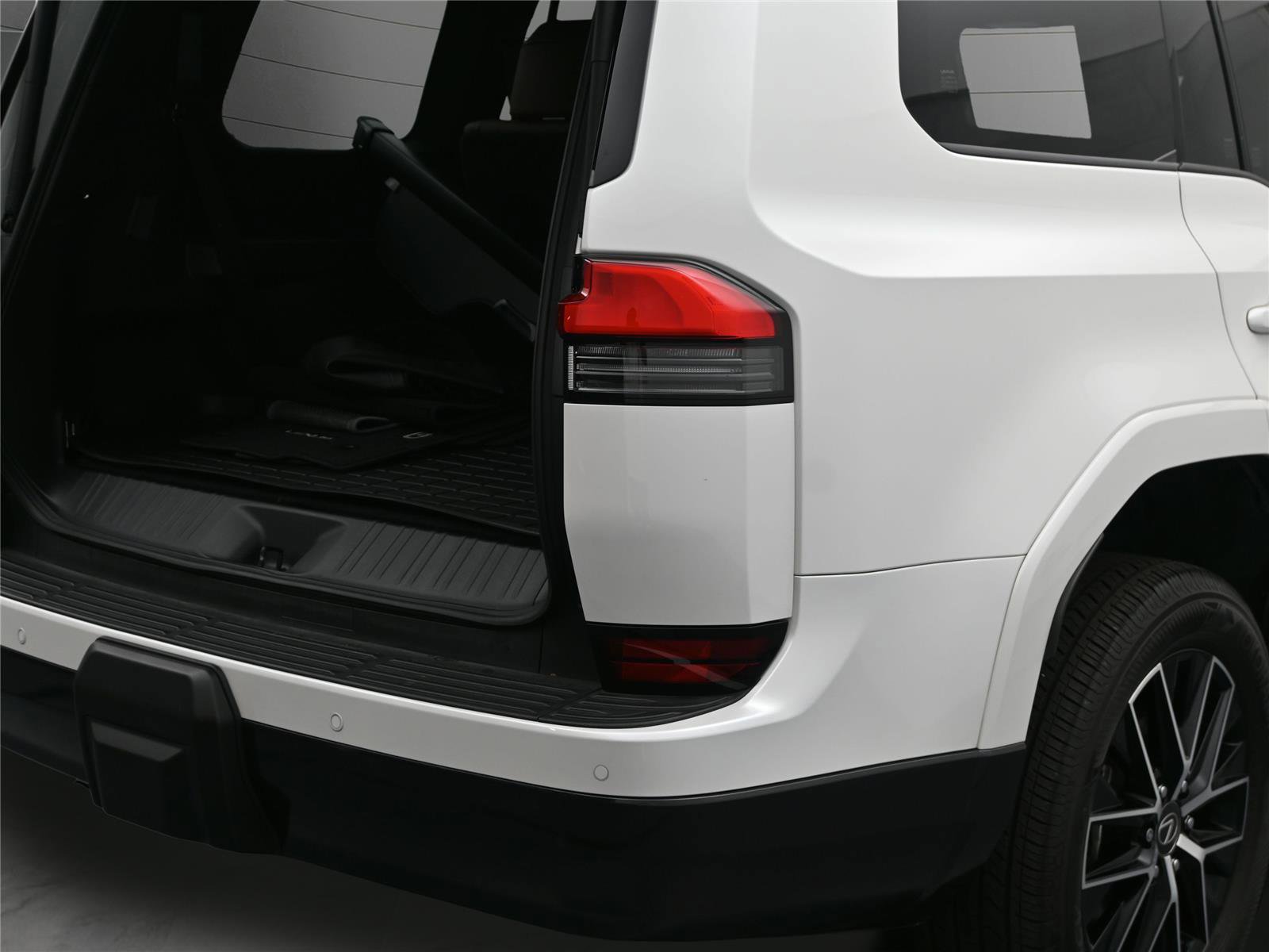 Used 2024 Lexus GX 550 image 22