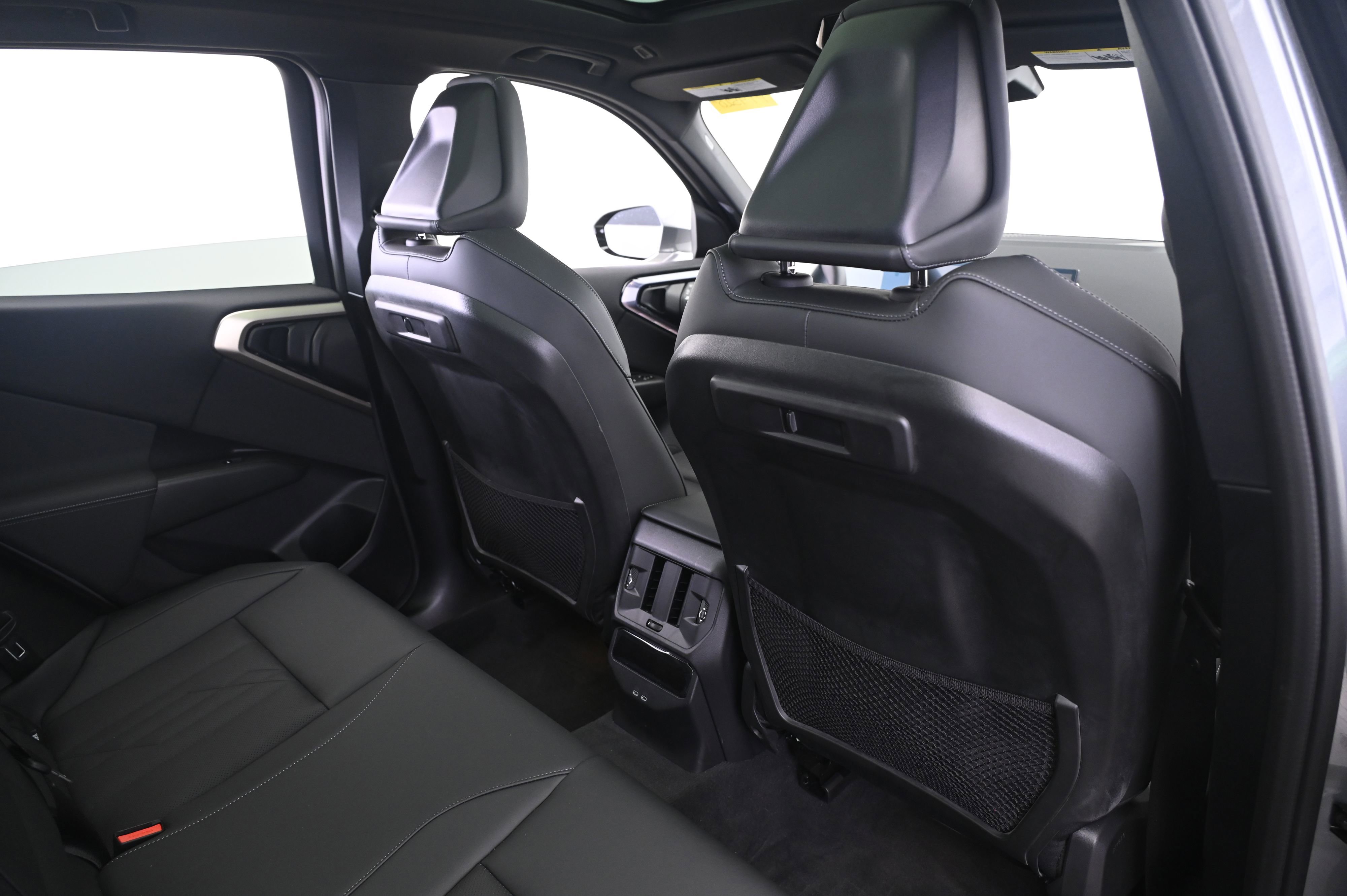 Used 2025 BMW X3 xDrive30i w/ Convenience Package image 17