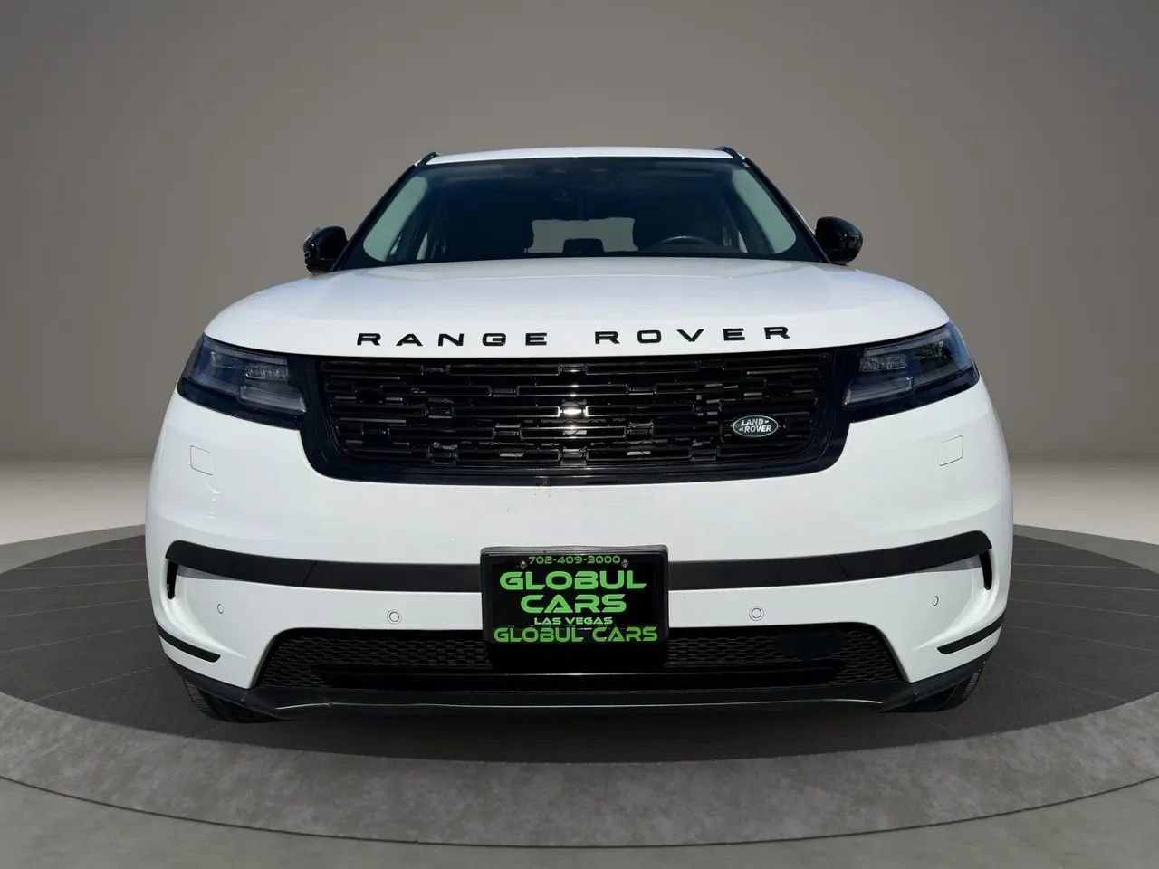 Used 2024 Land Rover Range Rover Velar S image 2