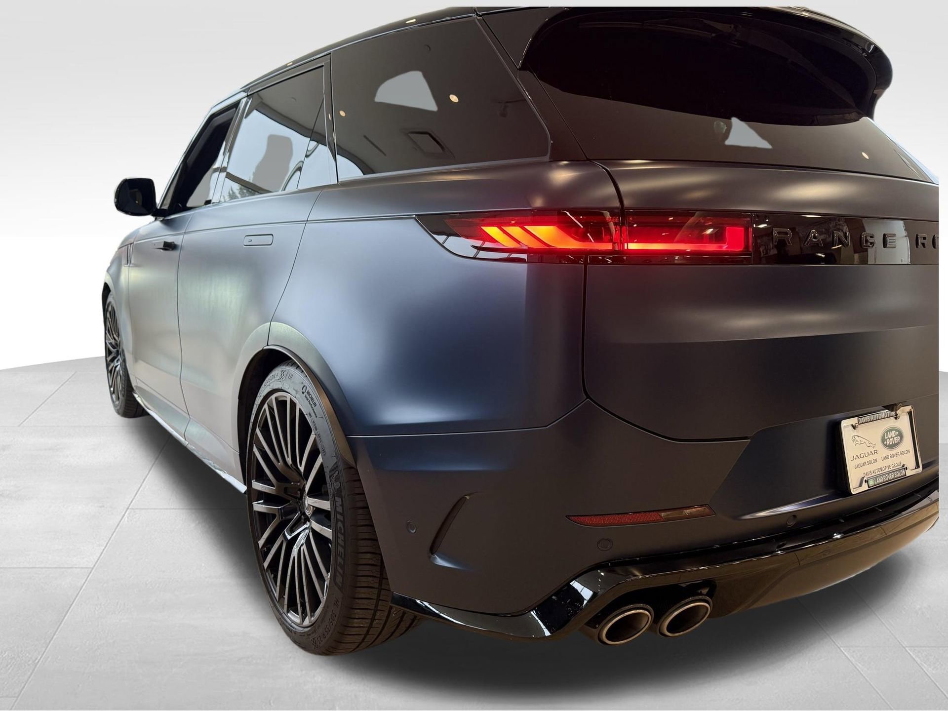 Used 2025 Land Rover Range Rover Sport SV Edition Two image 5