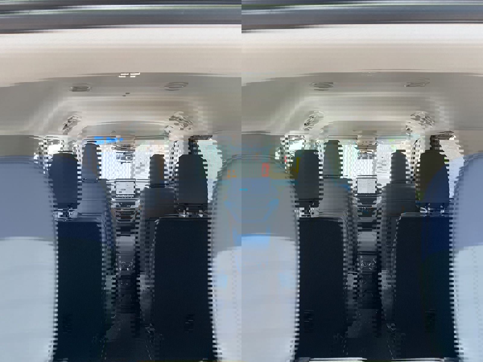 New 2025 Ford Explorer Active w/ Active Comfort Package image 12