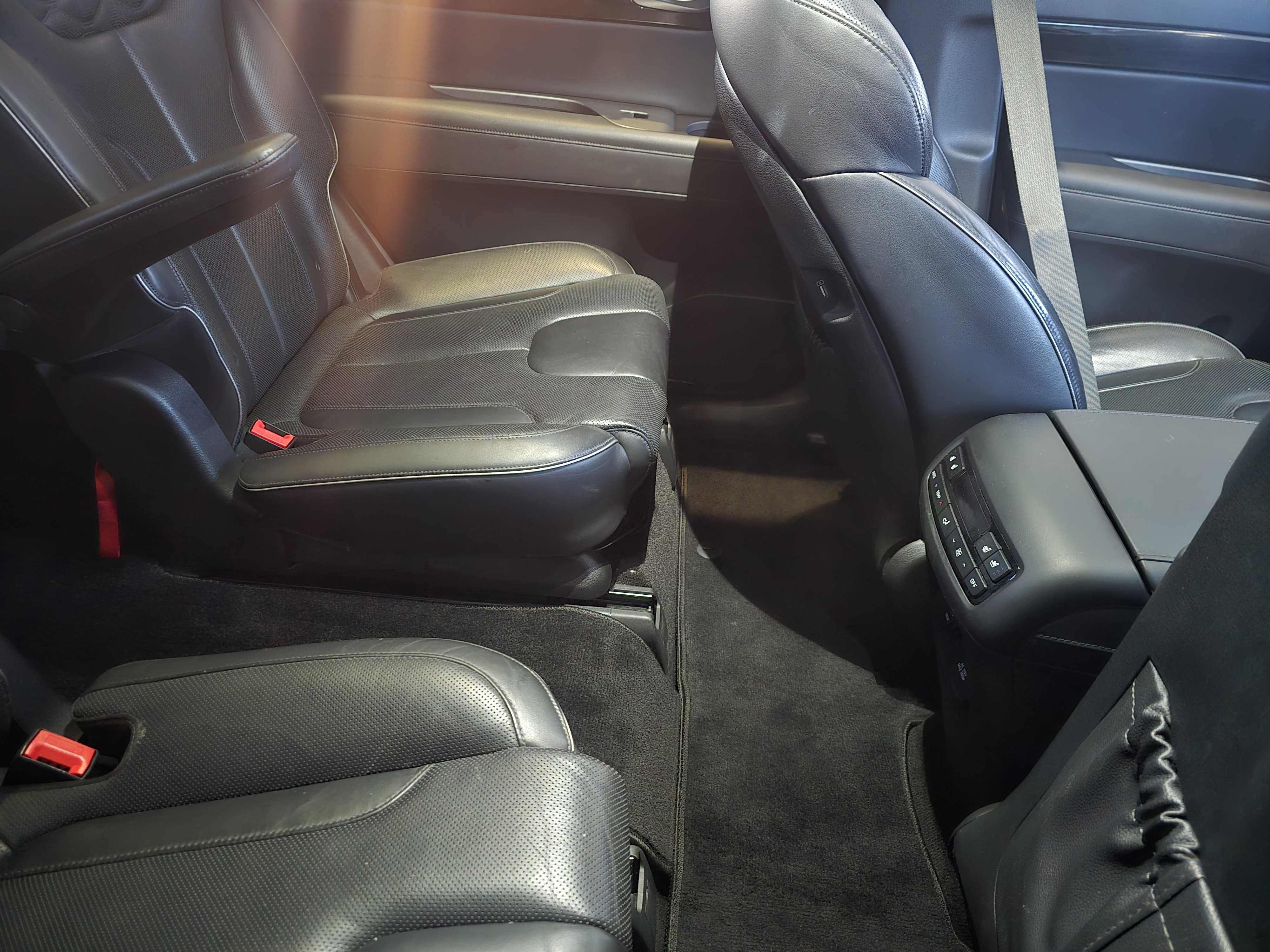 Used 2022 Hyundai Palisade Limited image 24