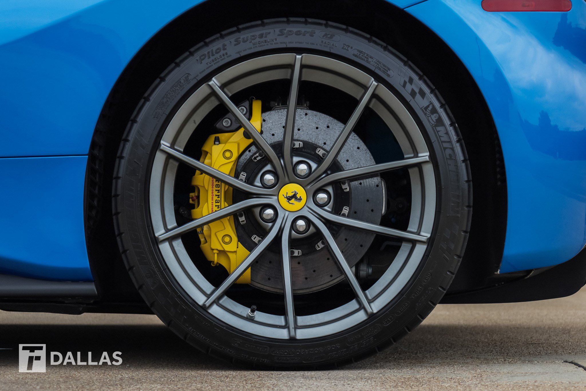 Used 2018 Ferrari 488 Spider RWD image 9