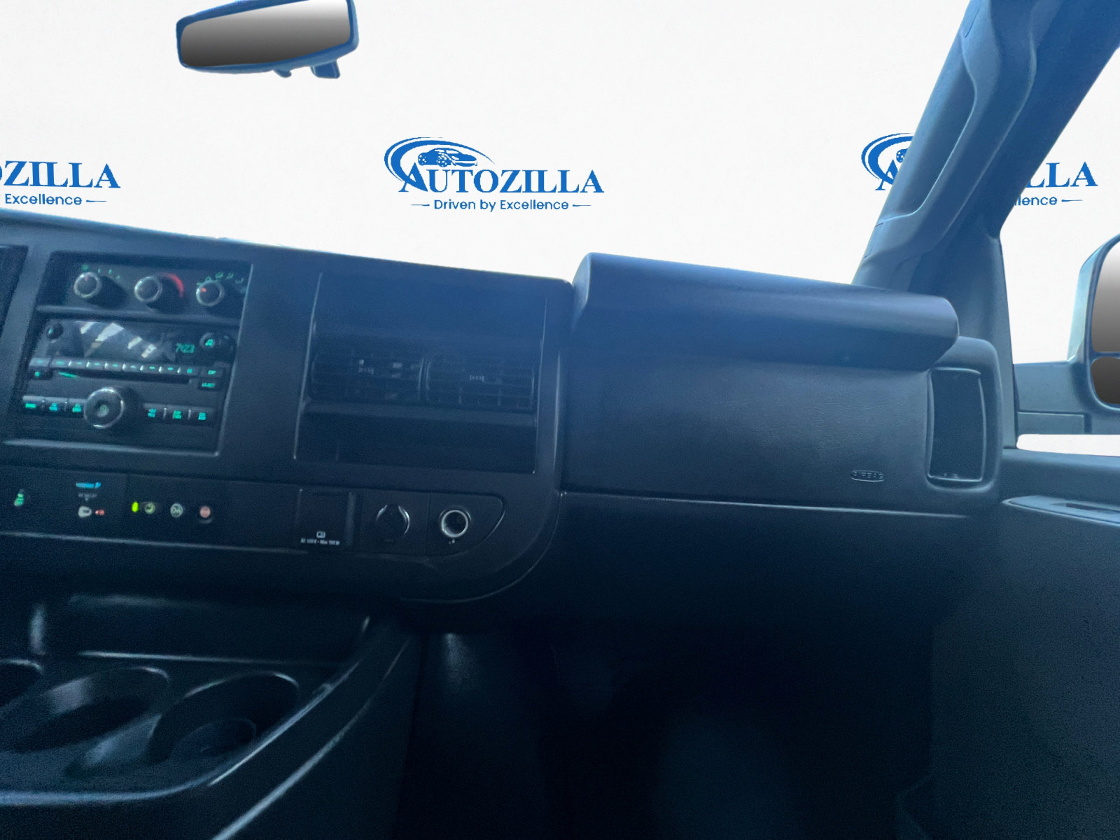 Used 2016 Chevrolet Express 3500 LT w/ LT Preferred Equipment Group image 11