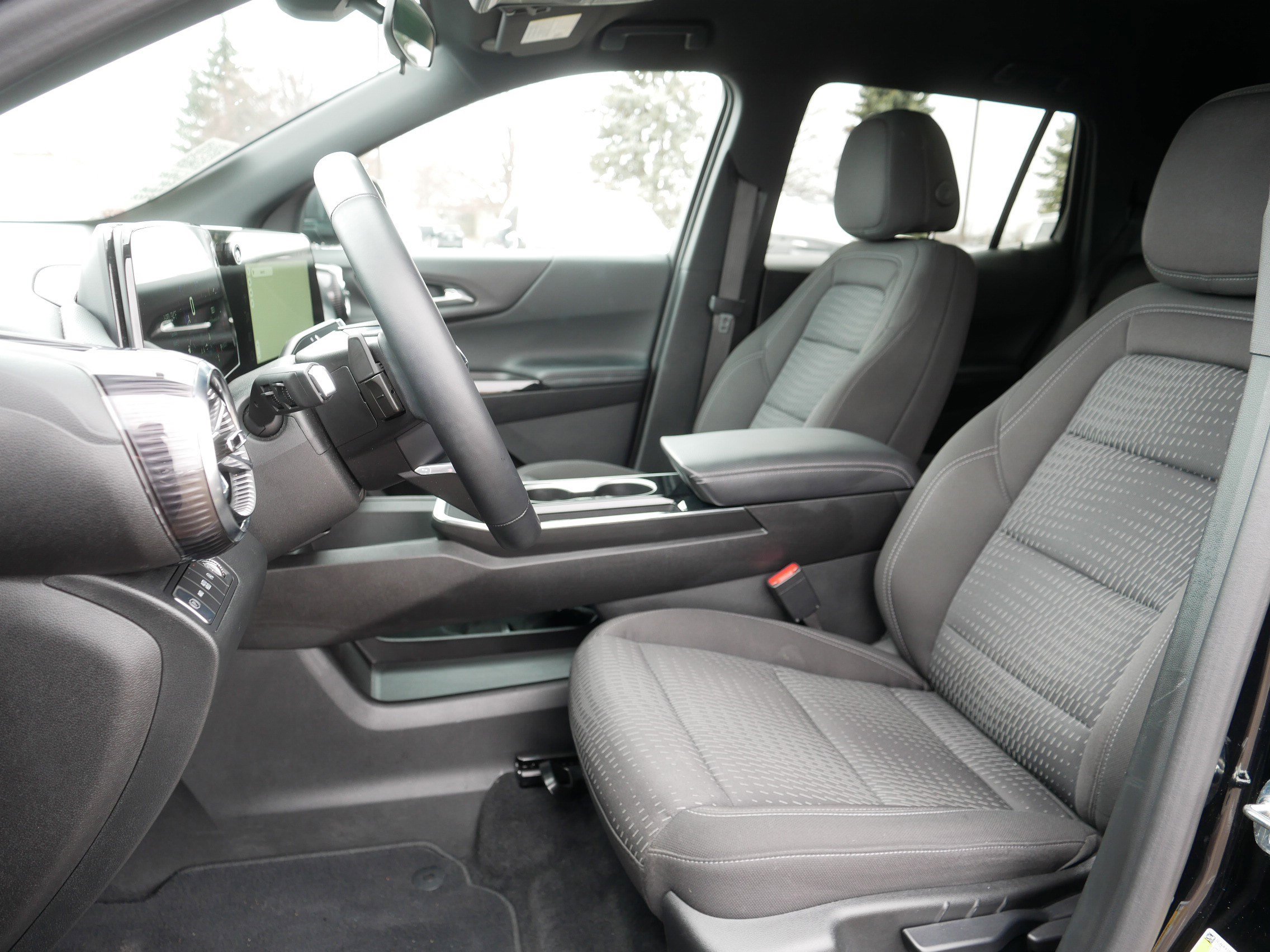 Used 2025 Chevrolet Equinox LT image 33