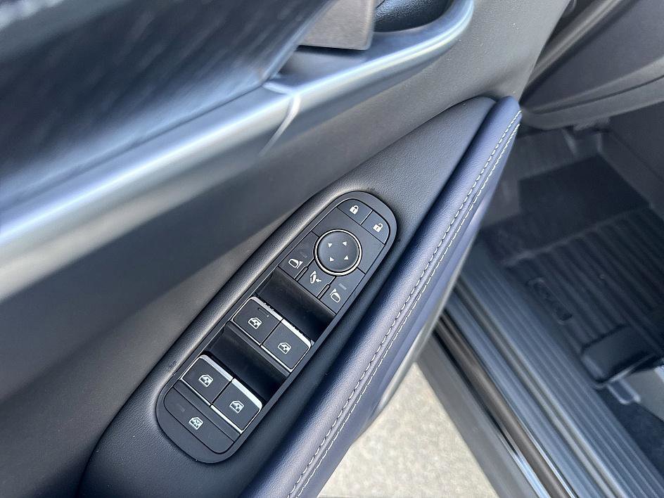 New 2026 INFINITI QX60 Sport image 19