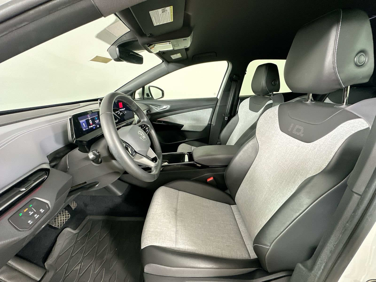 Certified 2023 Volkswagen ID.4 Pro AWD/4WD image 31