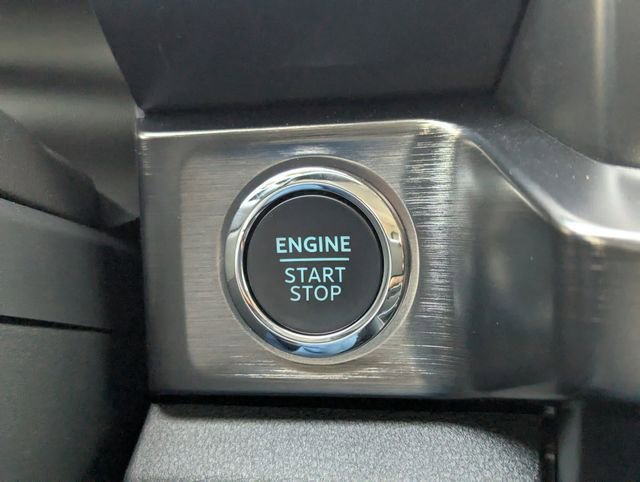 New 2026 Ford F250 Lariat w/ Black Appearance Package image 29