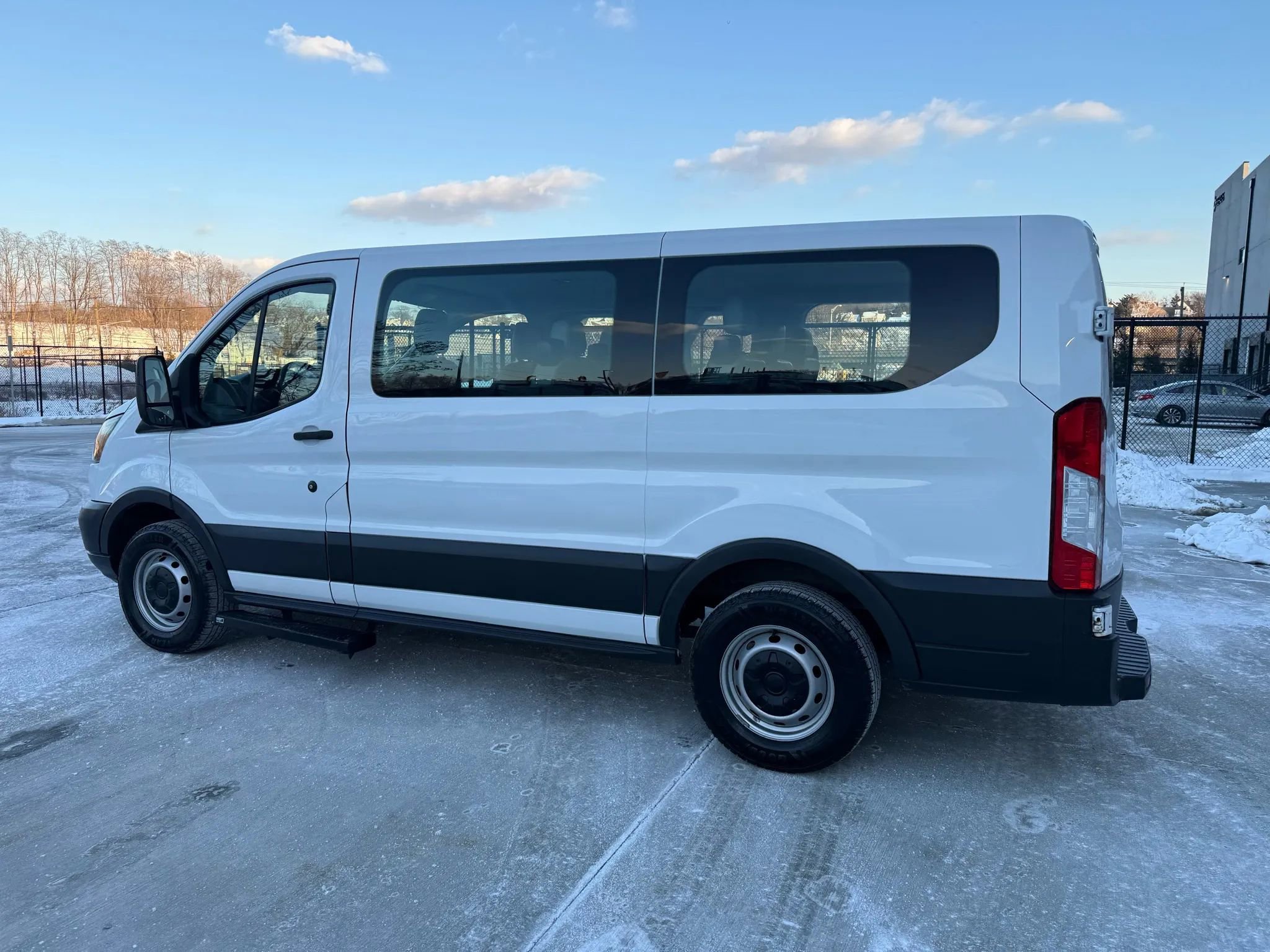 Used 2015 Ford Transit 150 XL image 5