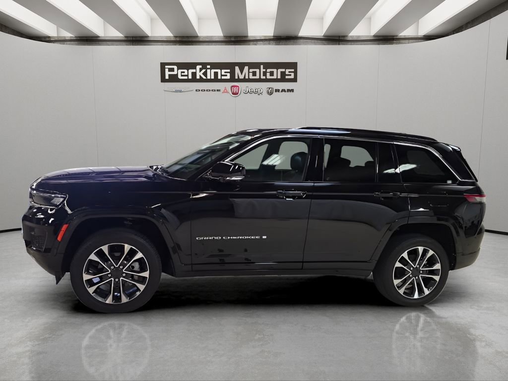 Used 2024 Jeep Grand Cherokee Overland w/ Adv Protech Group III AWD/4WD image 2