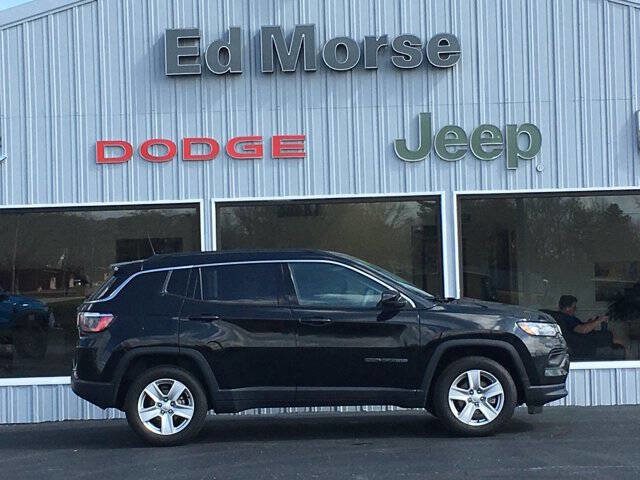 Used 2022 Jeep Compass Latitude image 2