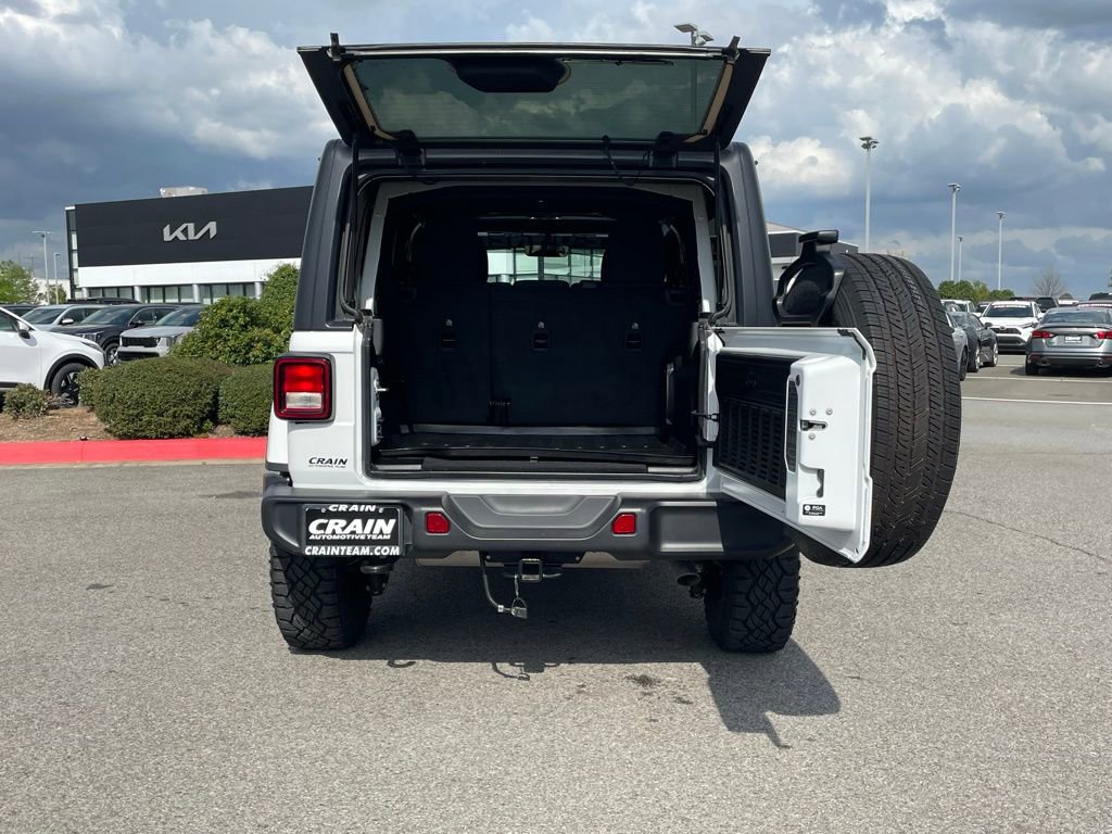 Used 2023 Jeep Wrangler Sahara w/ Cold Weather Group image 7