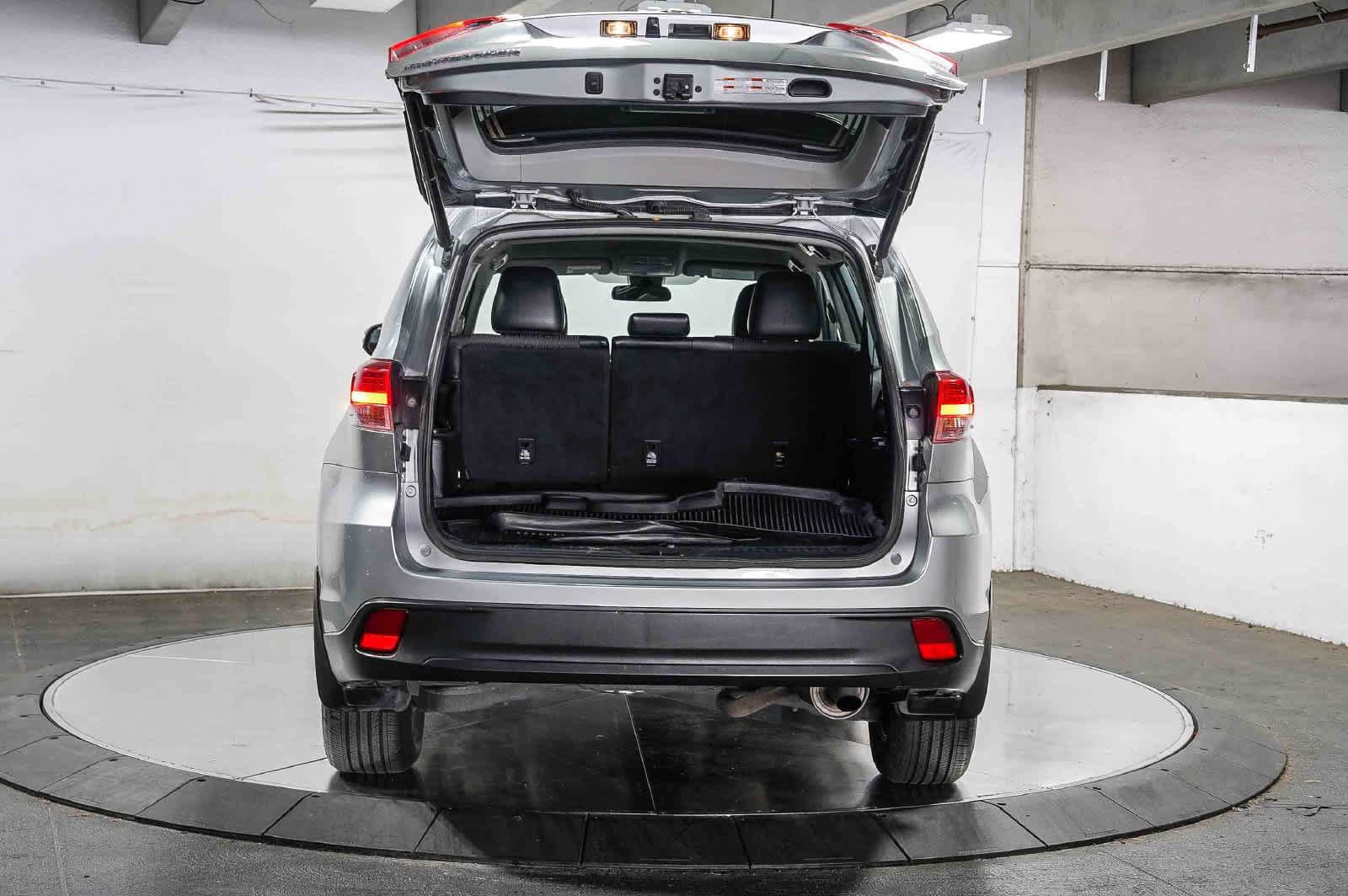 Certified 2019 Toyota Highlander Plus FWD image 27