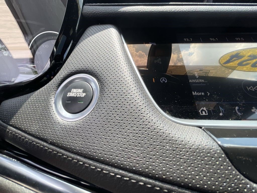 Certified 2024 Cadillac XT6 Luxury FWD image 19