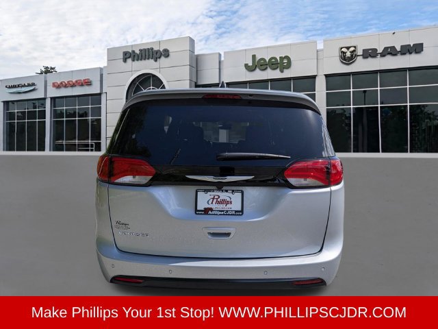 Certified 2026 Chrysler Voyager LX FWD image 3