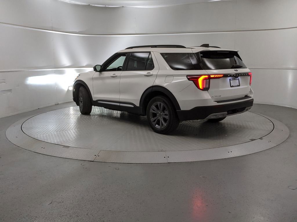 New 2025 Ford Explorer Active w/ Active Comfort Package image 4