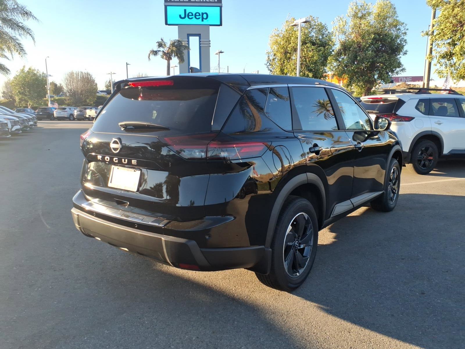 New 2026 Nissan Rogue SV w/ Cold Weather Package FWD image 4