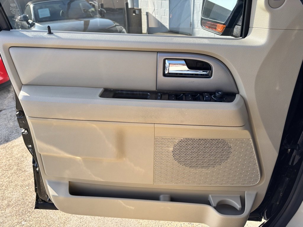 Used 2016 Ford Expedition Limited w/ Equipment Group 301A image 10