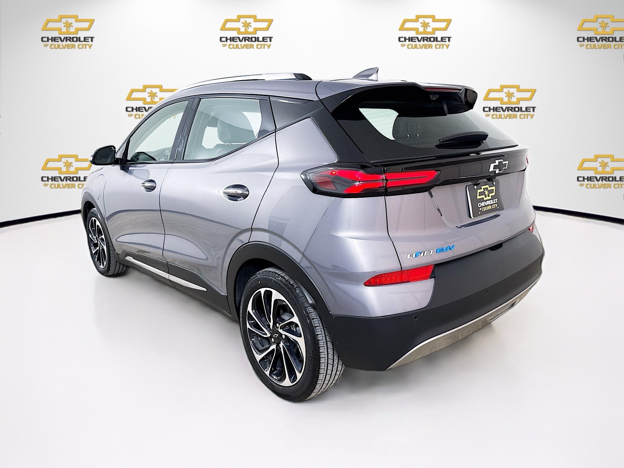 Used 2023 Chevrolet Bolt EUV Premier FWD image 6