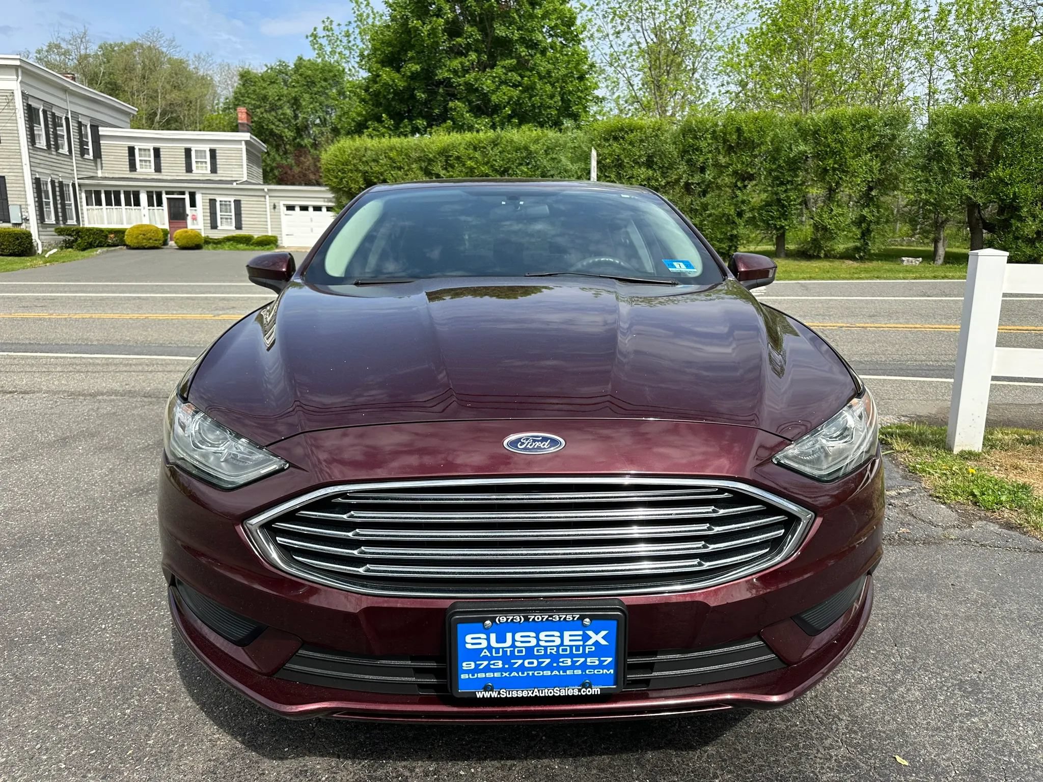 Used 2018 Ford Fusion SE FWD image 2