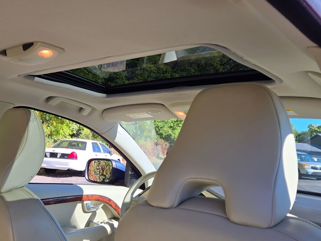 Used 2008 Volvo XC70 3.2 image 9