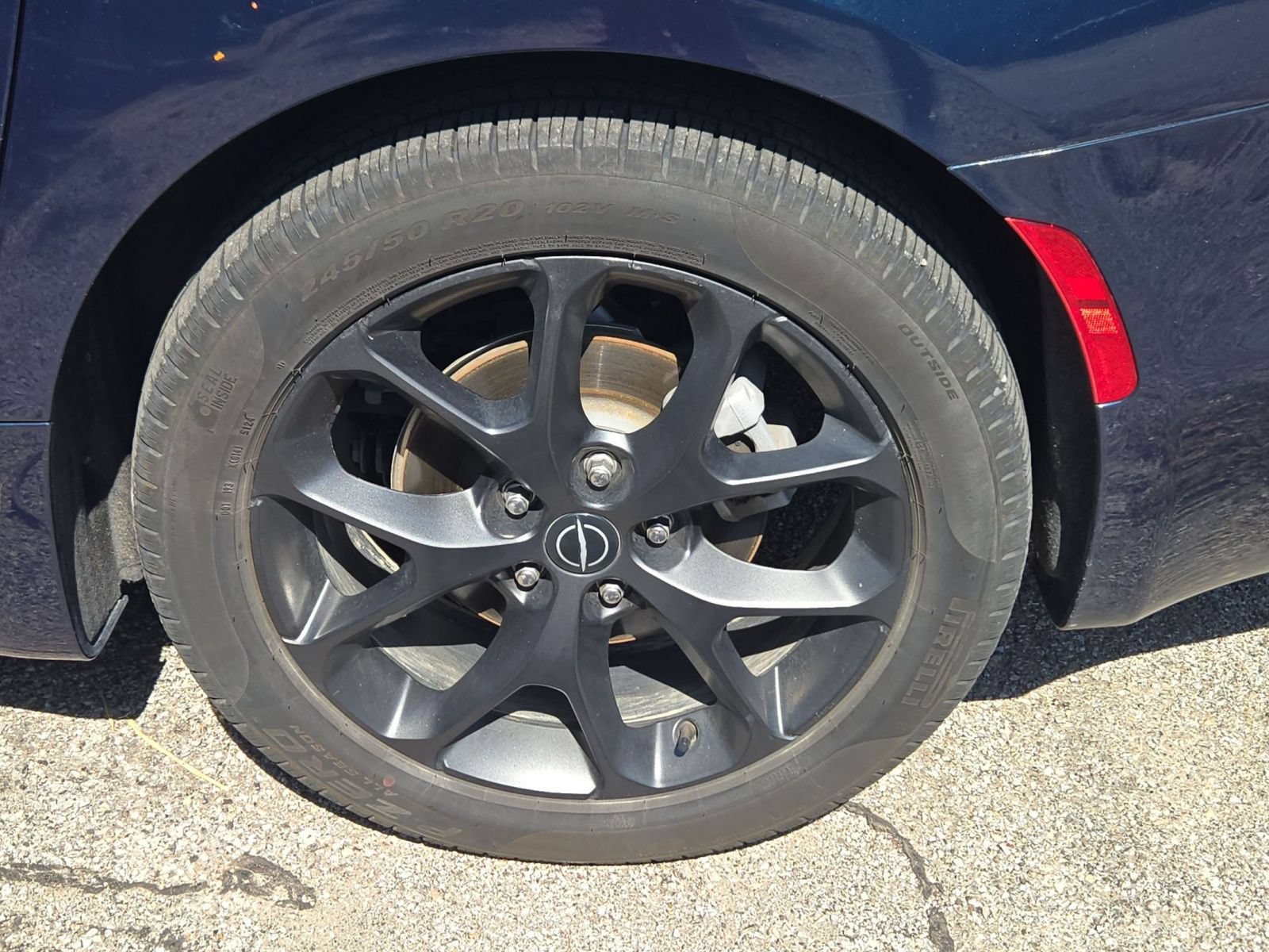 Used 2025 Chrysler Pacifica Limited FWD image 25