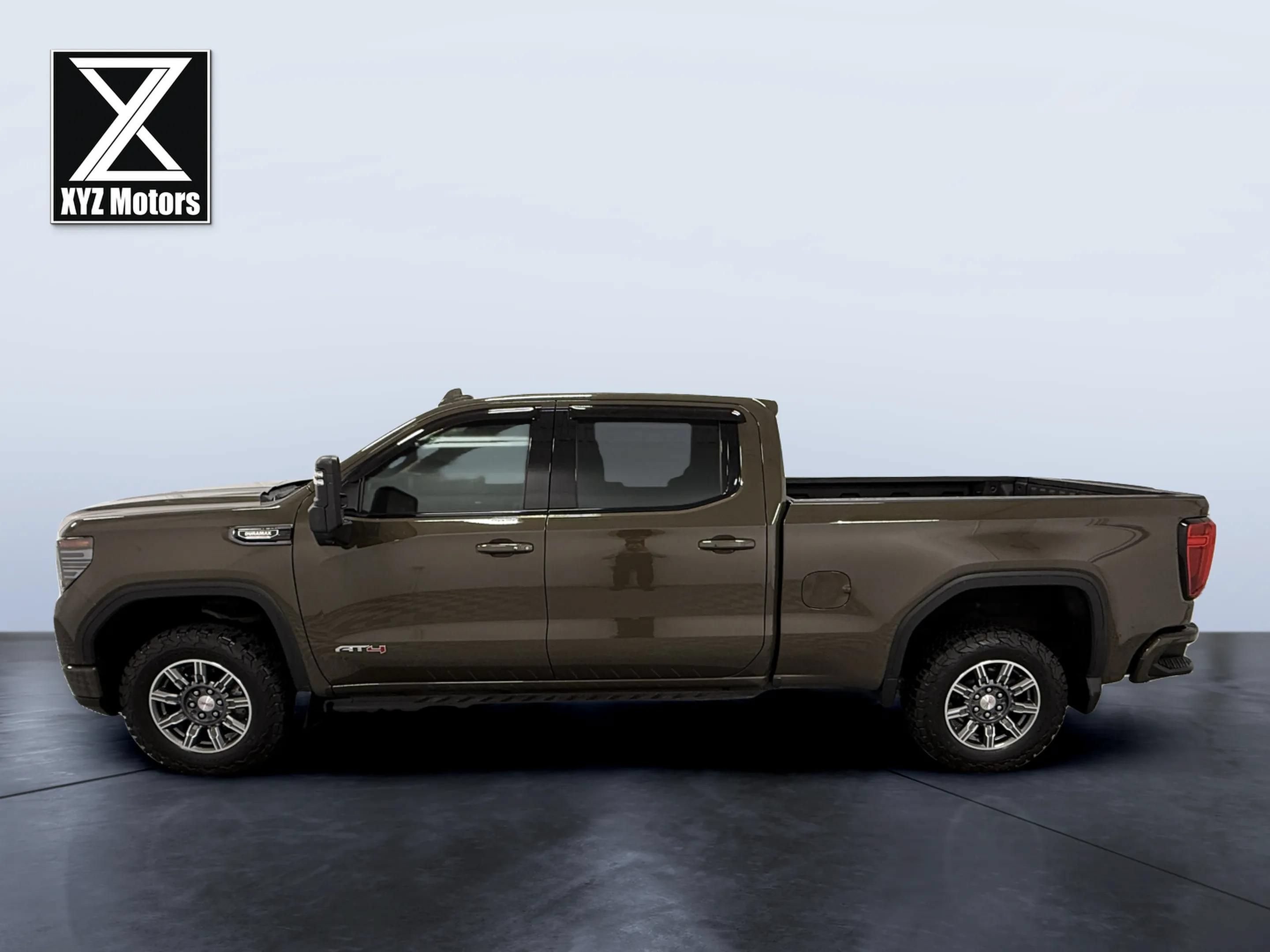 Used 2024 GMC Sierra 1500 AT4 w/ Technology Package AWD/4WD image 3