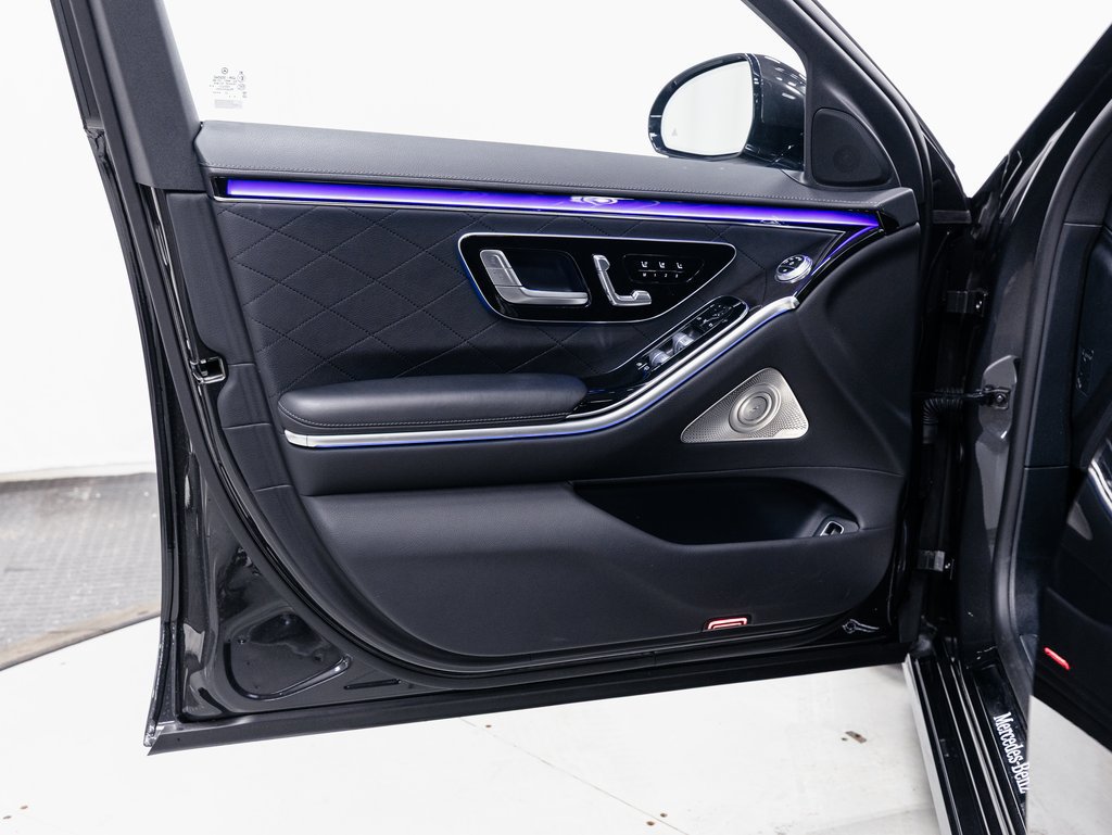 Used 2023 Mercedes-Benz S 580e 4MATIC Sedan image 5