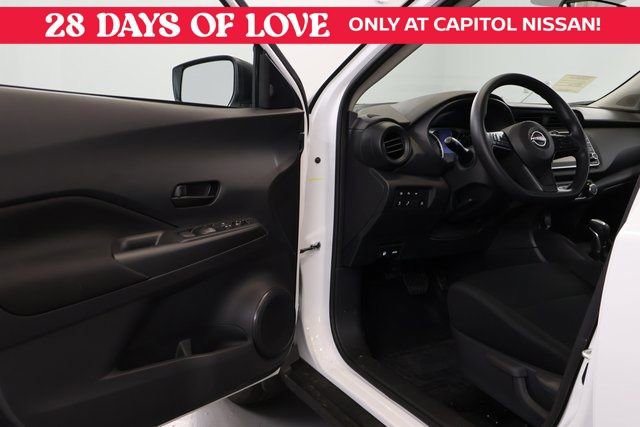 New 2025 Nissan Kicks Play S image 7