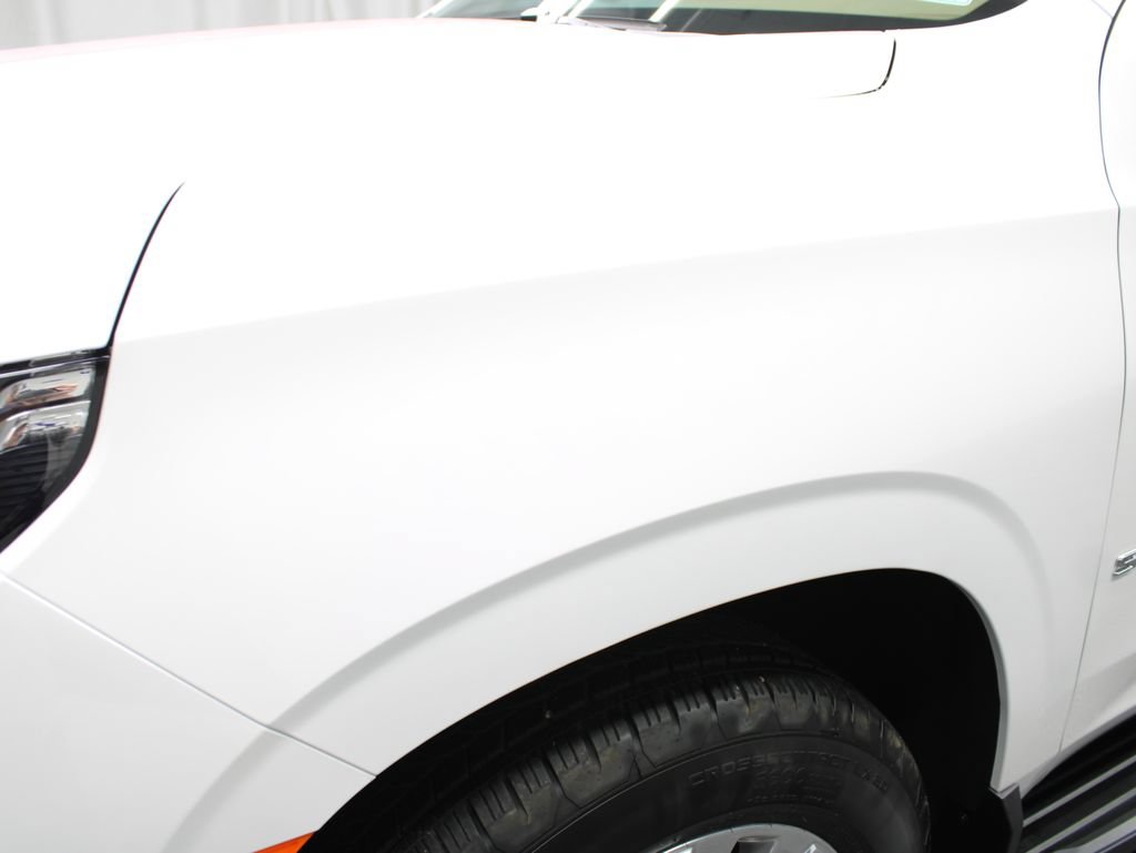 Used 2024 Chevrolet Suburban Premier AWD/4WD image 57
