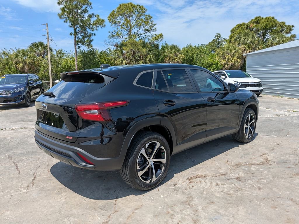 Used 2024 Chevrolet Trax RS FWD image 8
