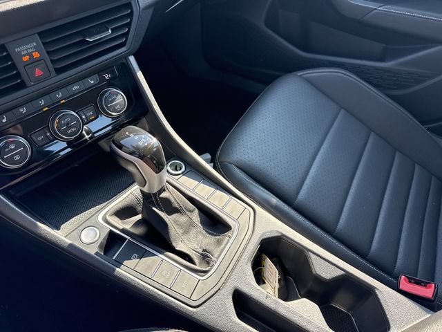 Used 2024 Volkswagen Jetta SE FWD image 30
