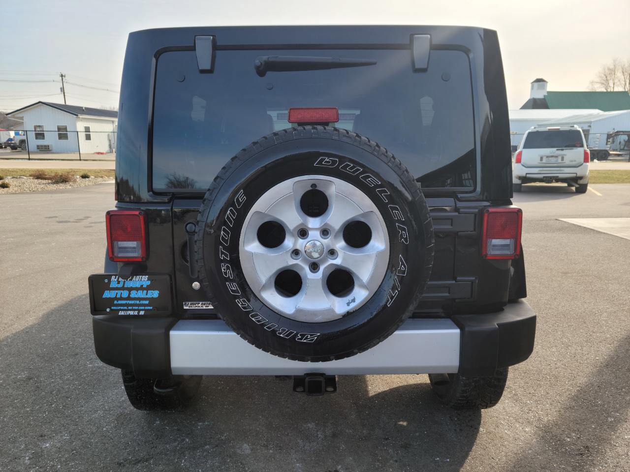 Used 2015 Jeep Wrangler Unlimited Sahara w/ Connectivity Group image 5