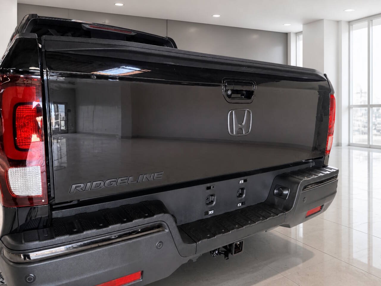 Used 2017 Honda Ridgeline Black Edition image 12