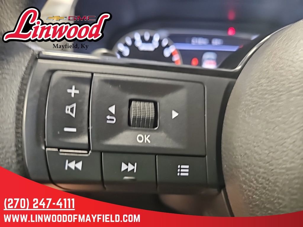 Used 2023 Nissan Rogue SV image 18