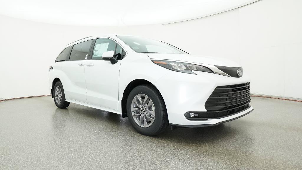 New 2026 Toyota Sienna XLE FWD image 32