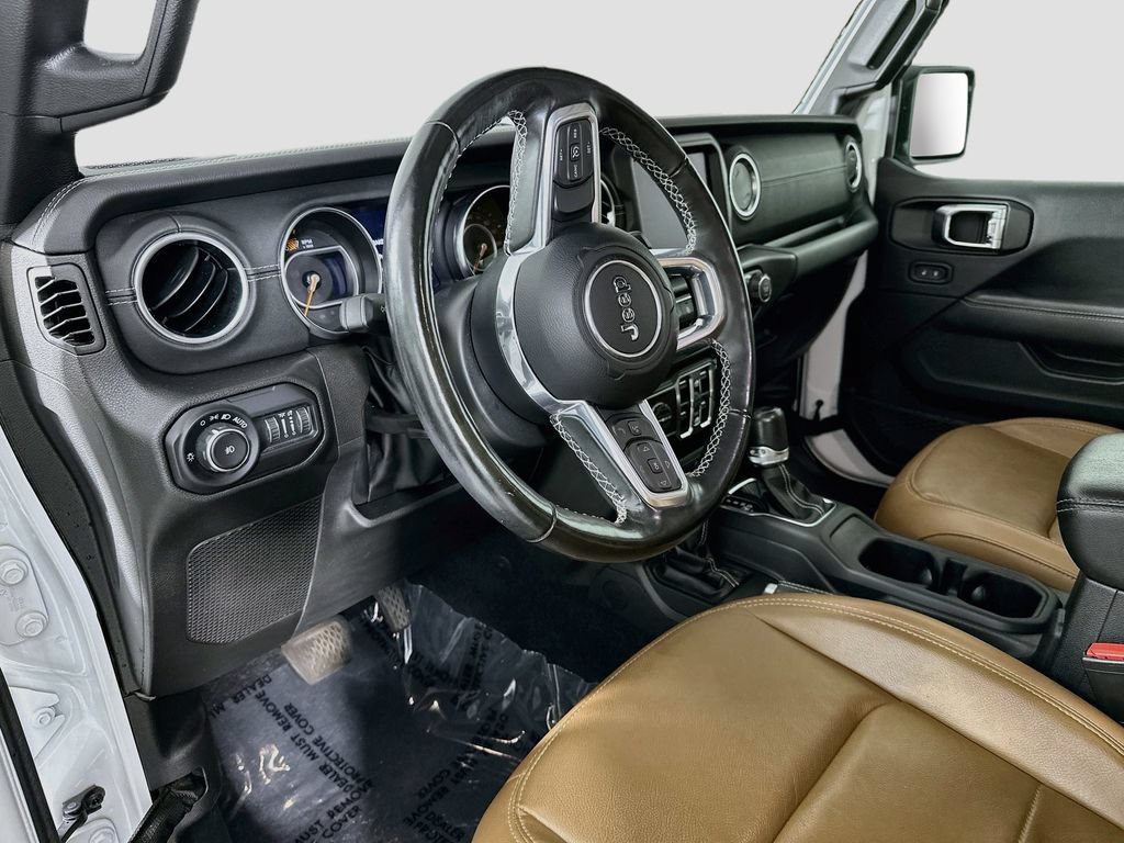 Used 2022 Jeep Wrangler Unlimited Sahara w/ Cold Weather Group AWD/4WD image 4