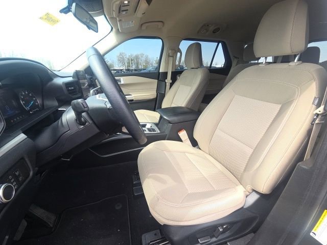 Used 2023 Ford Explorer XLT image 27