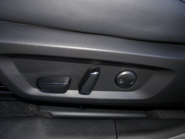 New 2025 Mitsubishi Outlander SE image 18