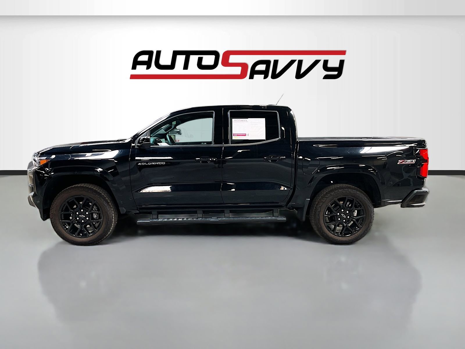 Used 2024 Chevrolet Colorado Z71 w/ LPO, Dark Essentials Package AWD/4WD image 4