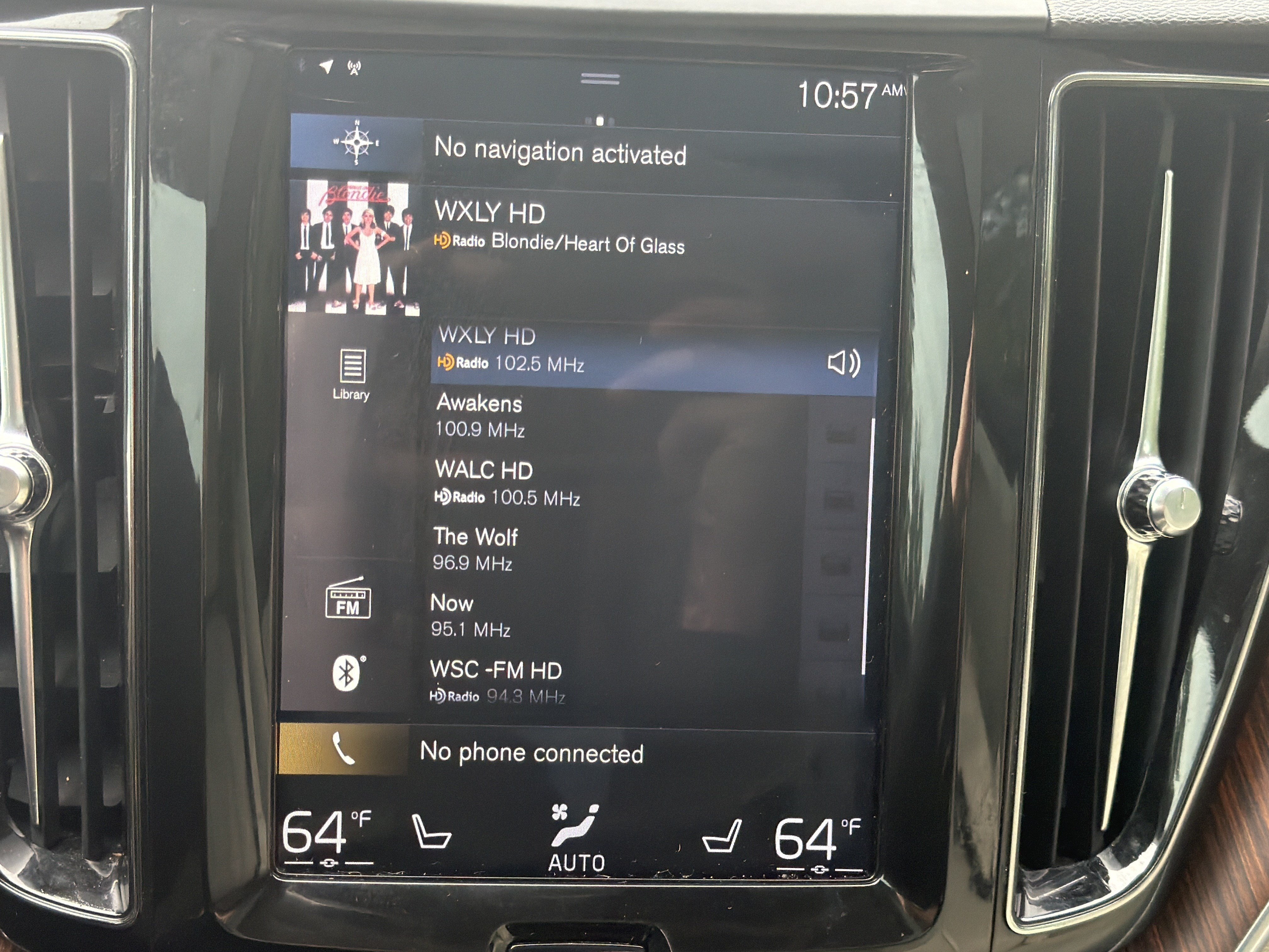 Used 2019 Volvo XC60 T5 Momentum w/ Premium Package FWD image 23