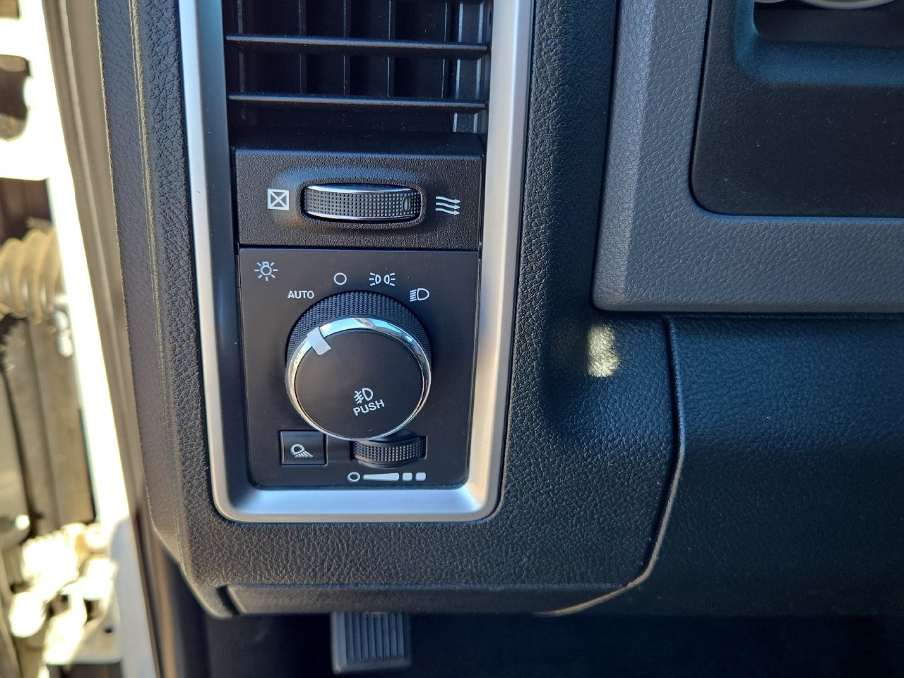 Used 2016 RAM 1500 Big Horn AWD/4WD image 25