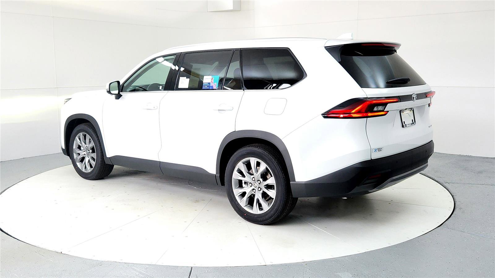 New 2025 Toyota Grand Highlander FWD image 4