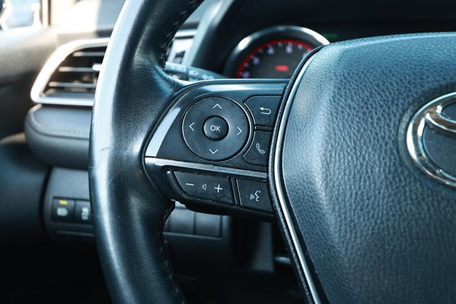 Used 2019 Toyota Camry XSE image 12