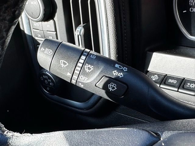 Used 2020 Chevrolet Silverado 1500 High Country w/ Technology Package image 30