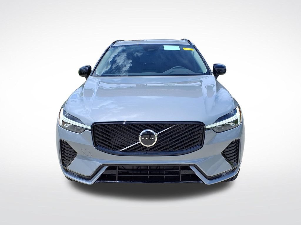New 2026 Volvo XC60 B5 Core AWD/4WD image 2
