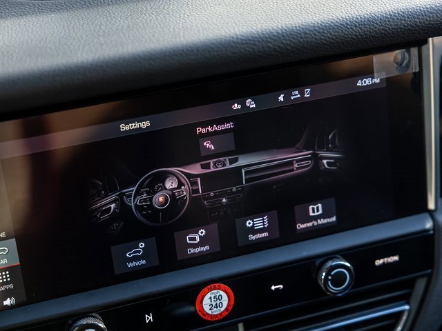 Certified 2025 Porsche Macan image 52