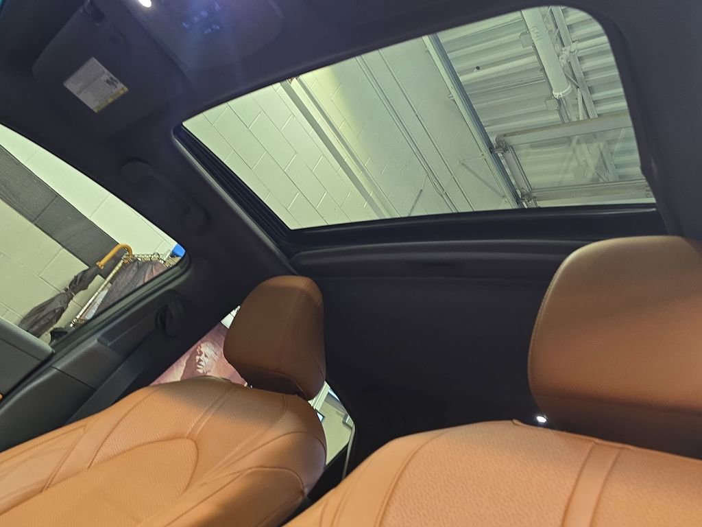 Used 2020 Toyota Avalon Limited image 30